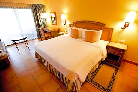 Superior Room (3 adults + 1 child)