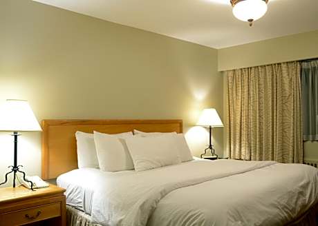 Deluxe Two-Bedroom Suite