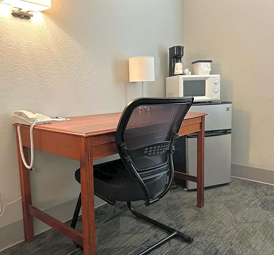 Travelodge by Wyndham Lincoln South