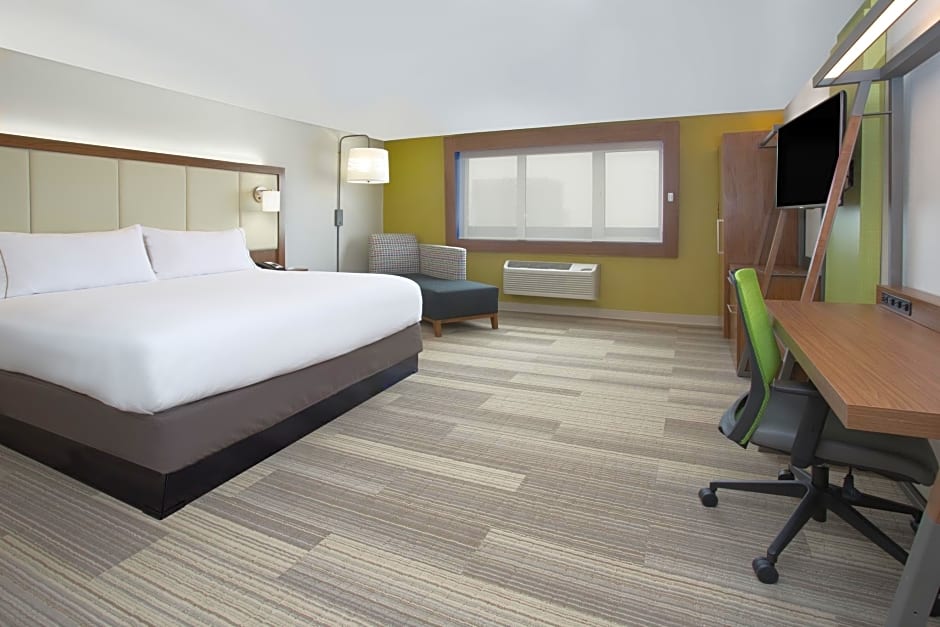 Holiday Inn Express & Suites Memphis Arpt Elvis Presley Blv By IHG