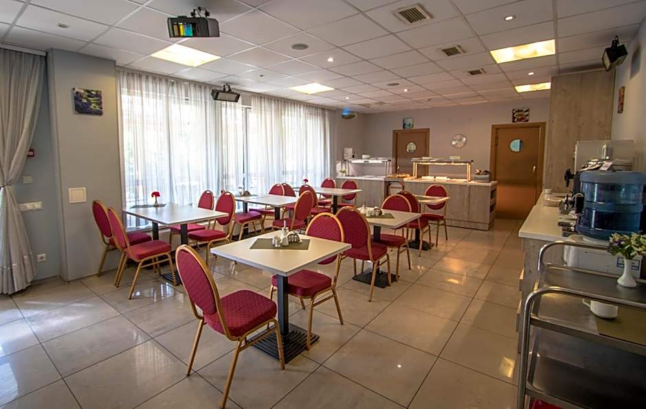 Hotel BEST with FREE PARKING