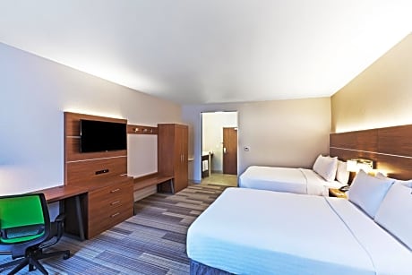Standard Room with Two Queen Beds