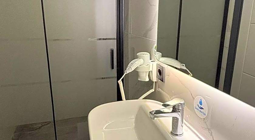 The Pearl Airport Hotel