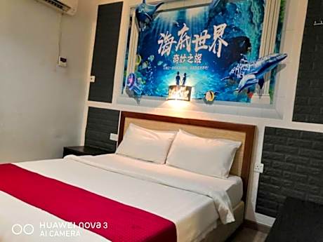 Deluxe Queen Room