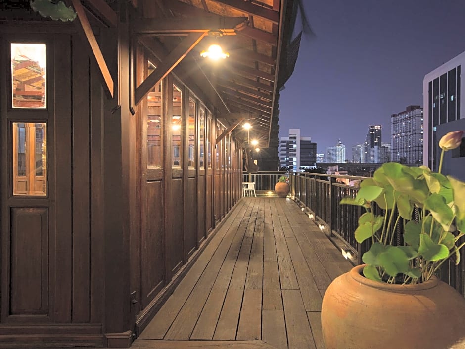 True Siam Rangnam Hotel