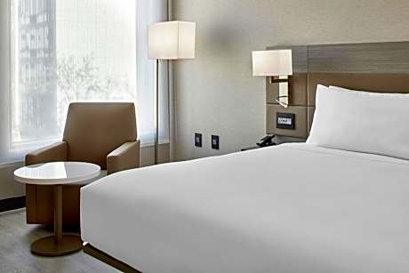 King Room - Hearing Accessible