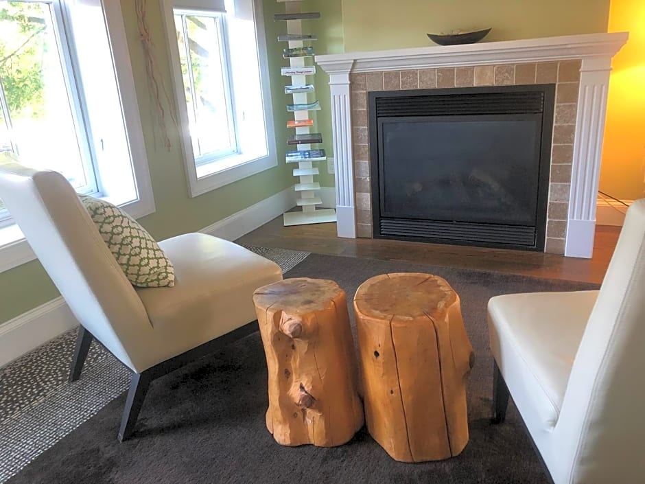 Suites at 249