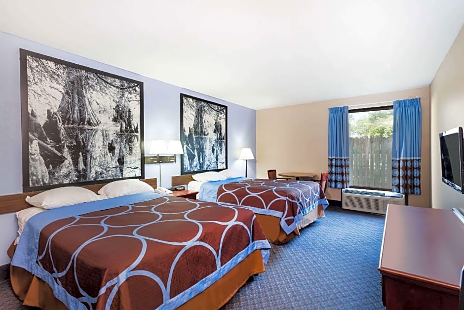 Super 8 by Wyndham Indianola