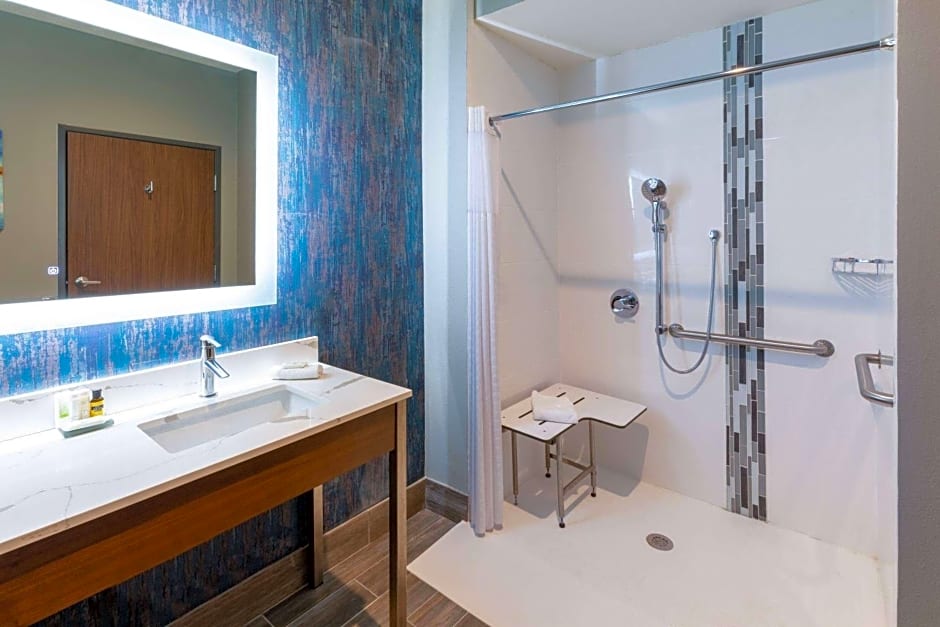  La Quinta Inn & Suites by Wyndham Dallas - Frisco Stadium