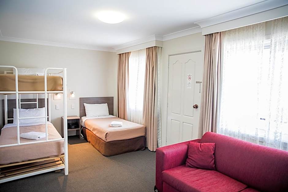 Lilac City Motor Inn