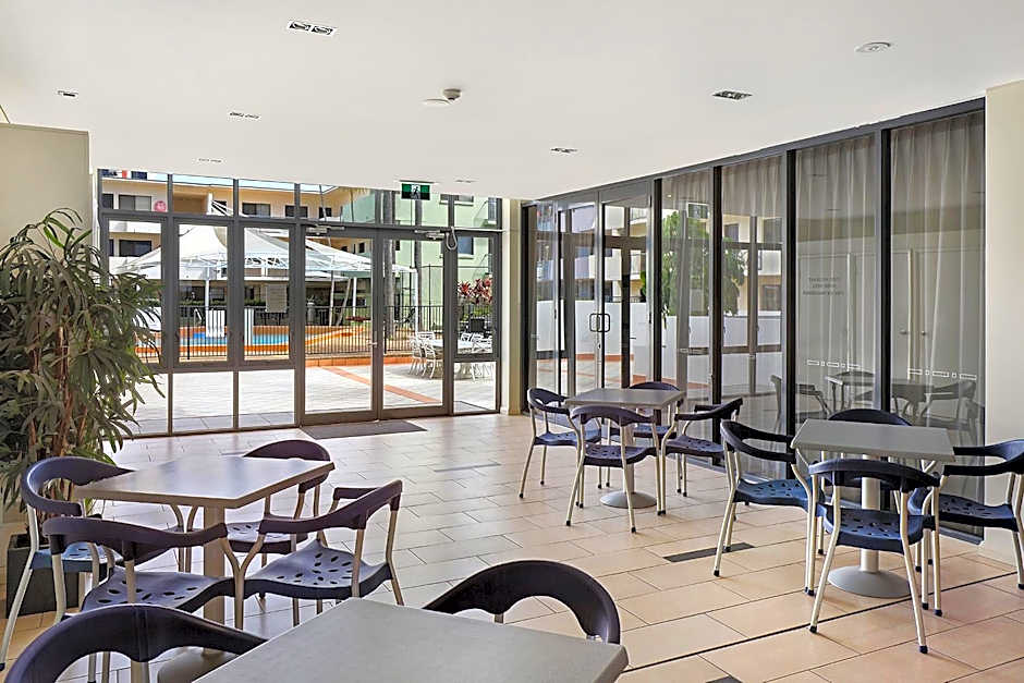 Aqualine Apartments On The Broadwater