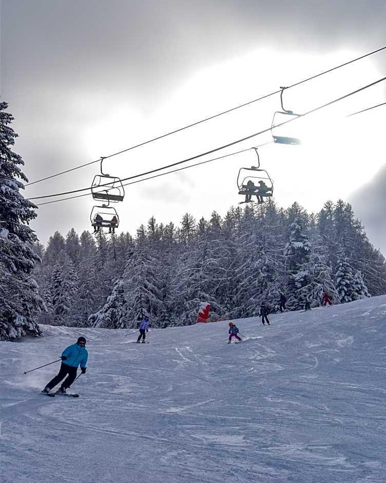 Logis Hôtel & Spa Les Autanes