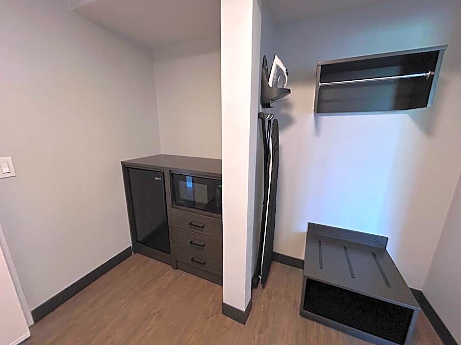 Studio 6 Suites Gardena, CA