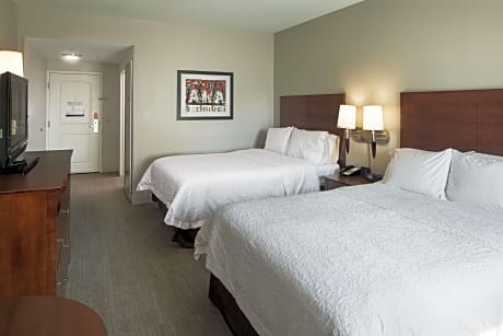 2 Queen Beds Nonsmoking