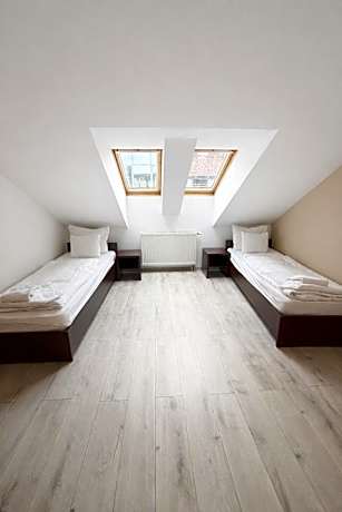 Deluxe Two-Bedroom Apartment with Air-conditioning