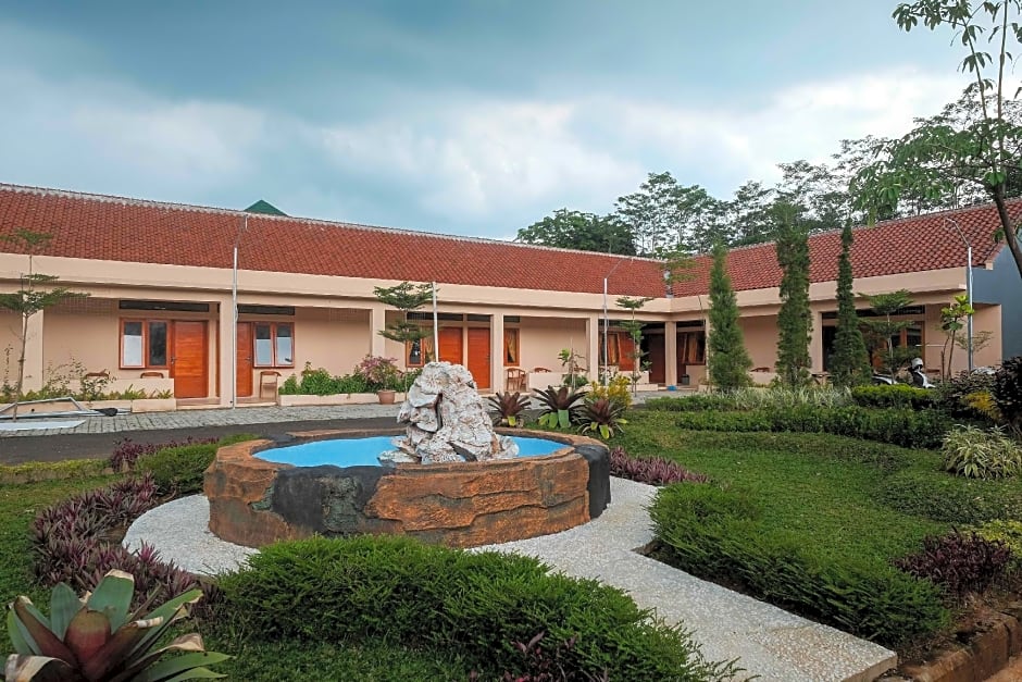 RedDoorz Plus Syariah @ Hotel Indonesia Kajen