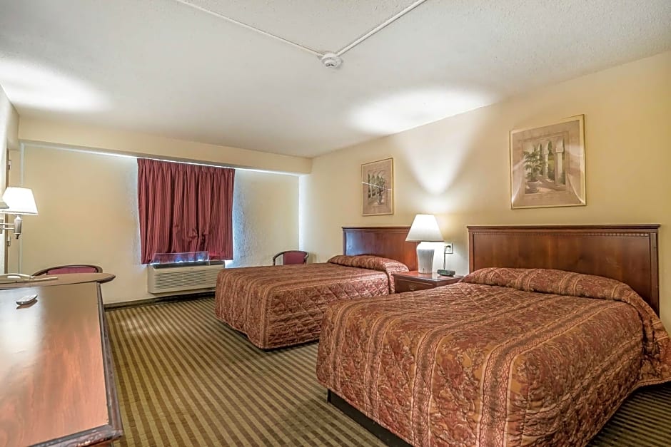 Econo Lodge Inn & Suites Binghamton