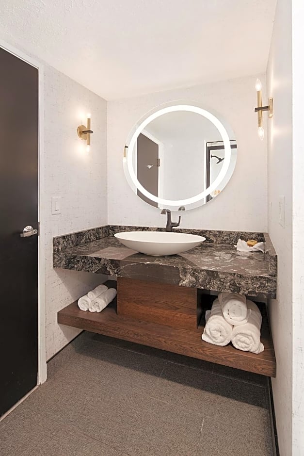 Best Western Plus Abbey Inn