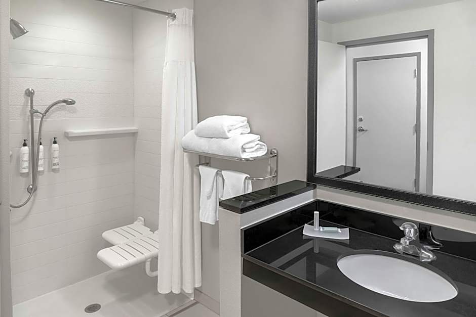 Fairfield Inn & Suites by Marriott Calhoun