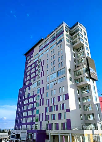 La Quinta Inn & Suites by Wyndham Puebla Palmas