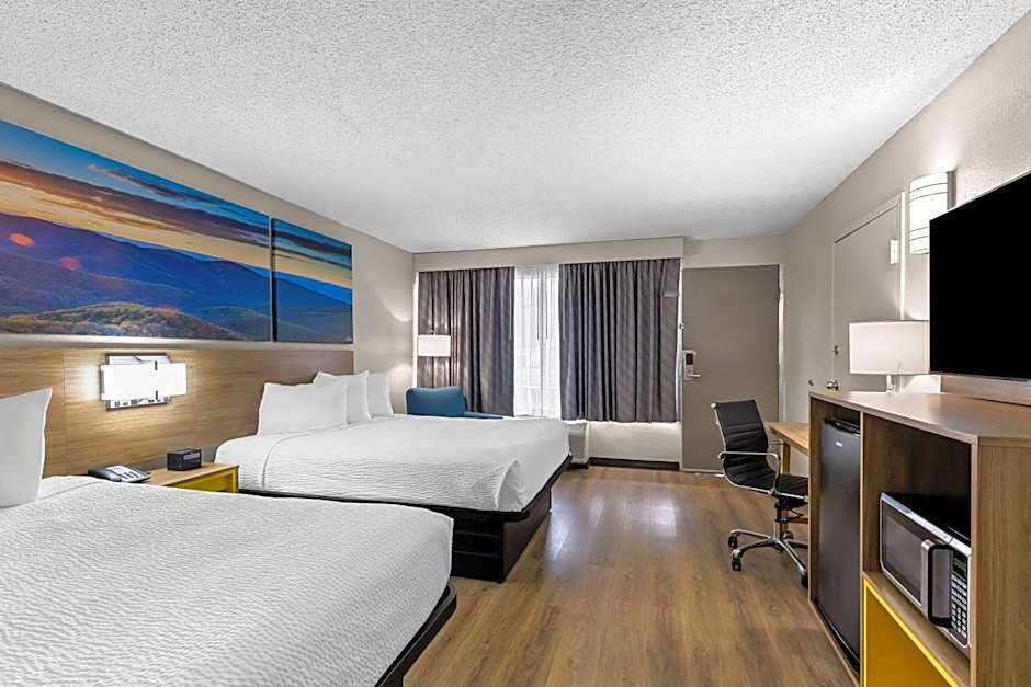 Days Inn by Wyndham Clayton