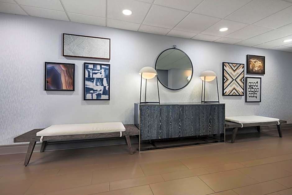 La Quinta Inn & Suites by Wyndham Downtown Asheville
