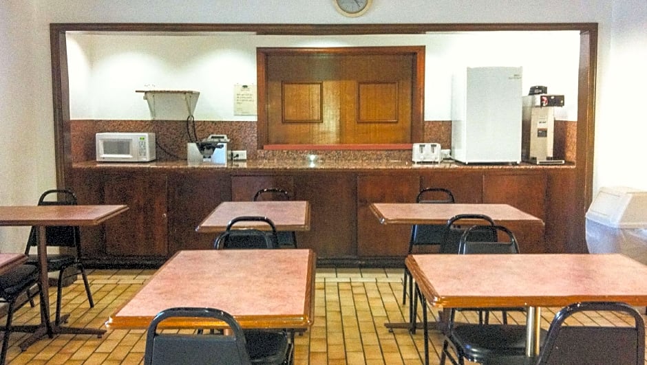 Oaktree Inn & Suites Oklahoma City – Oklahoma City, OK