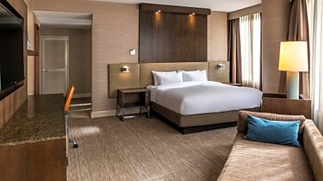 Corner King Room