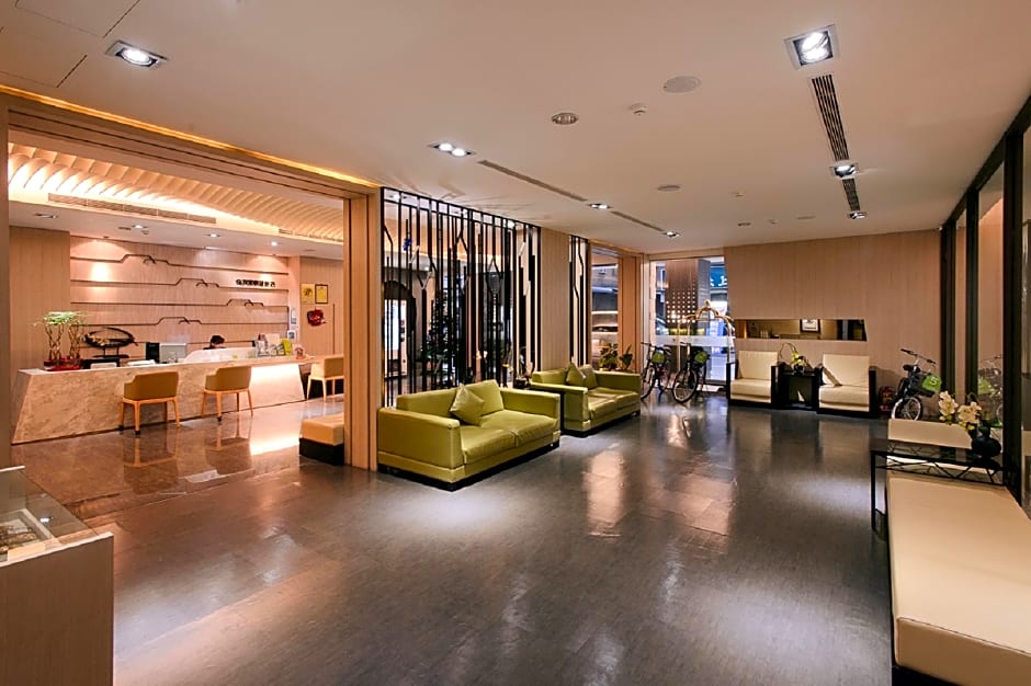 Kiwi Express Hotel - Kaohsiung Station