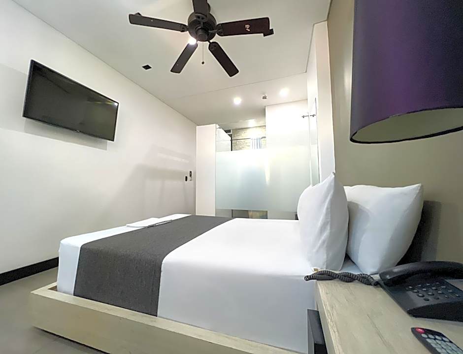 Hotel Medellin Street