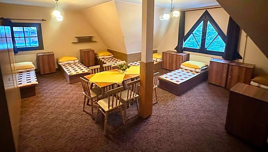 Międzynarodowe Schronisko Młodzieżowe PTSM Szarotka