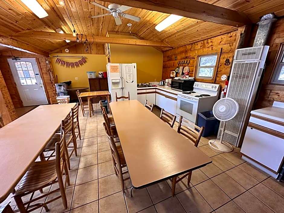 Ute Bluff Lodge, Cabins and RV park