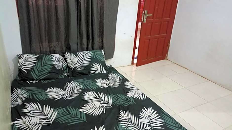 OYO Life 93712 Vanda Family