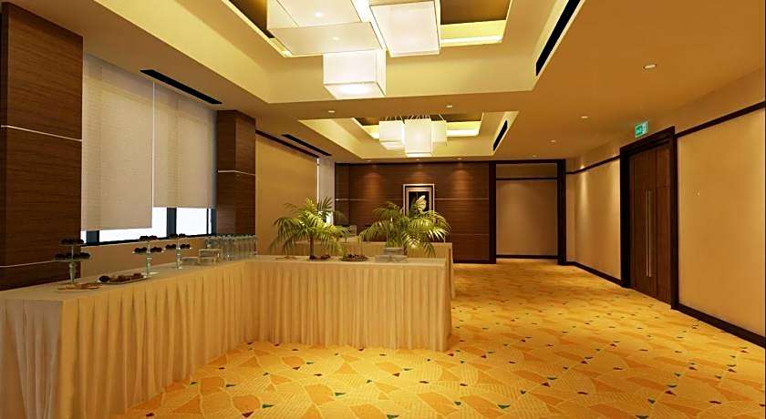 Hallmark Crown Hotel