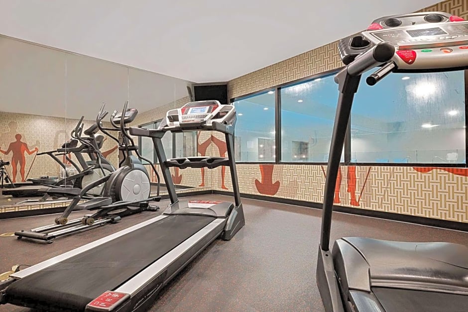Hawthorn Extended Stay by Wyndham Columbus West