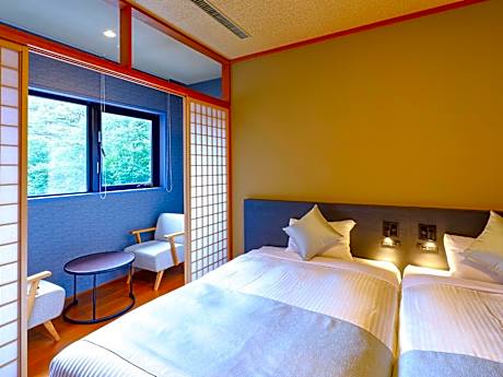 Standard Japanese-Style Beds with 8 Tatami, Shared Bath, Non-Smoking