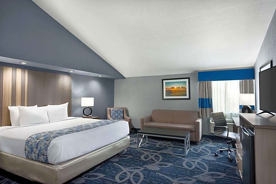 Quality Inn Shawnee North I-40