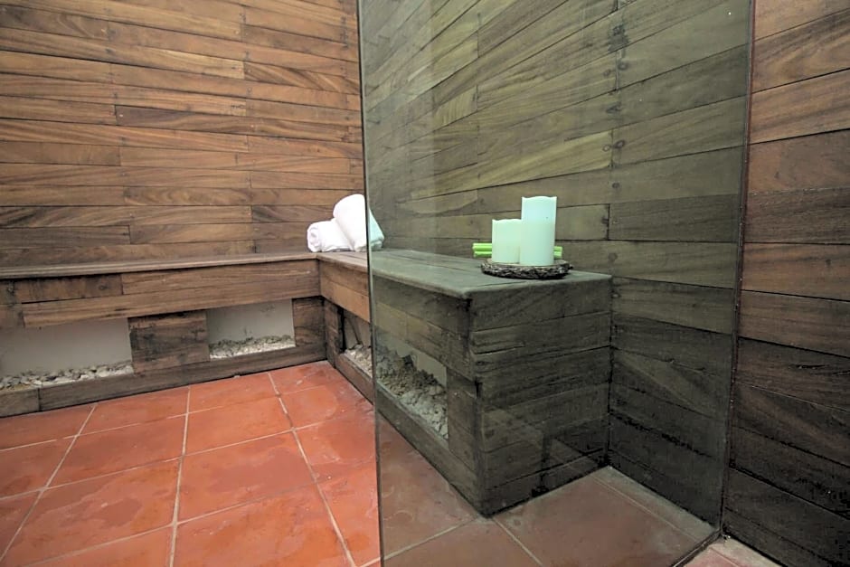 Villa Blanca Suites