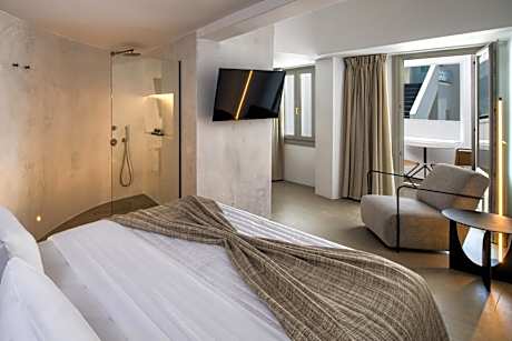 Executive Double Partial Sea View