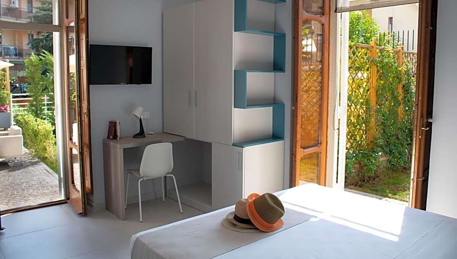 Photo 1 of 19 of Deluxe 1 King Bed