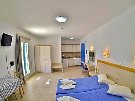 Deluxe Apartment with Terrace (2 Adults)