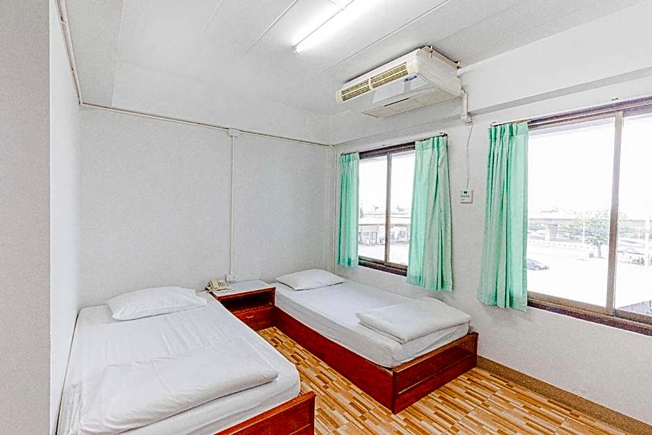 River Hotel The Budget