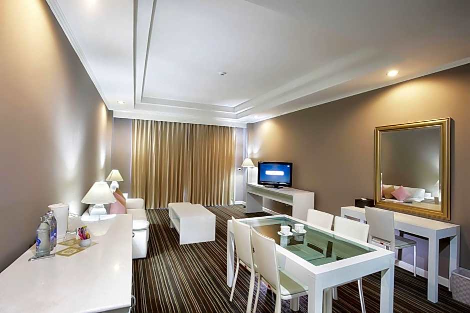 La Vie En Rose Hotel