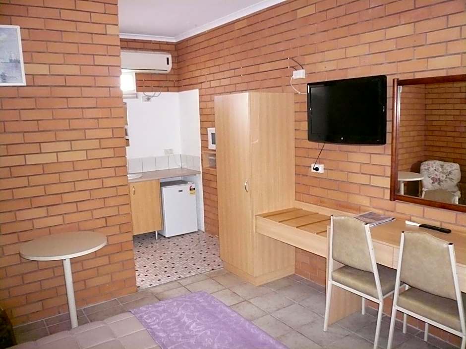 Photo 1 of 4 of Single Room