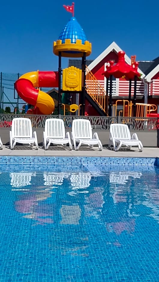 MORZA SZUM basen z podgrzewaną wodą, boisko, rowery