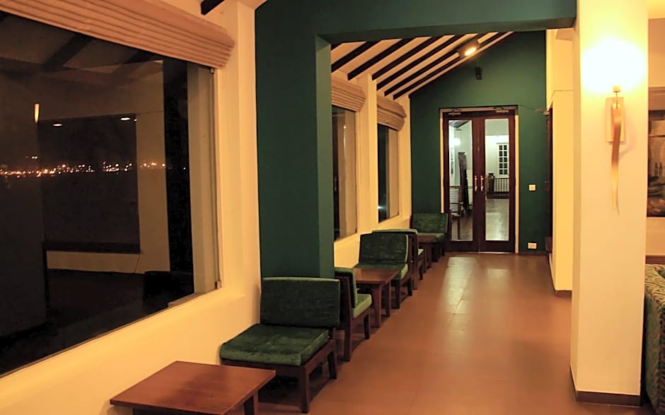 OLD LIGHTHOUSE BRISTOW HOTEL