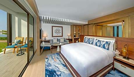 Deluxe Garden Terrace Room