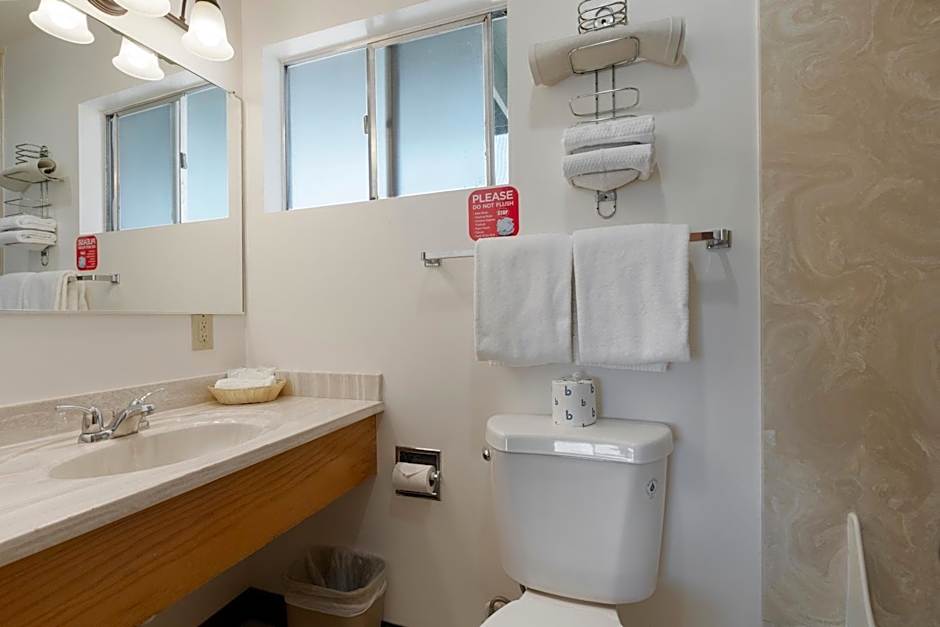 Crescent Beach Motel