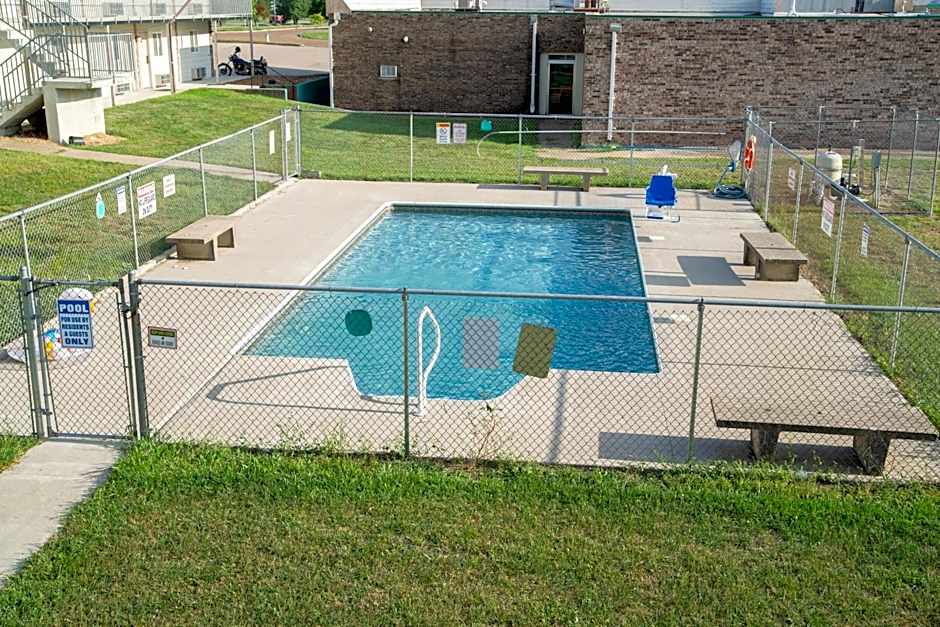 Marshall Lodge By OYO Hwy 65