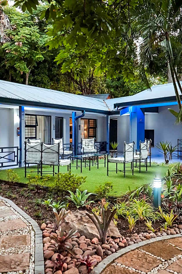 Cascades Guest Lodge